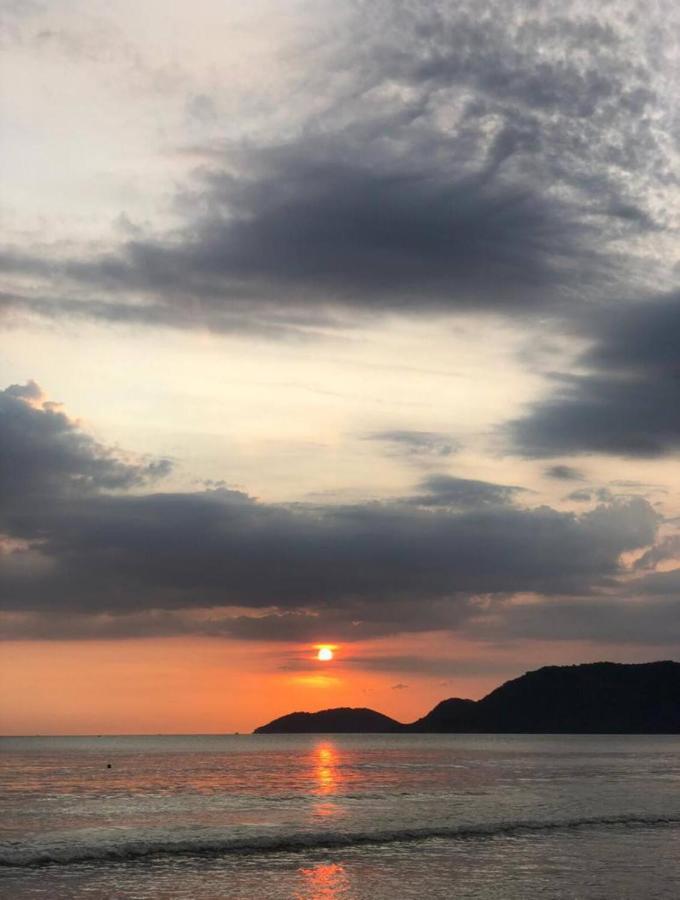 Casa-Sobrado Proximo A Balsa De Ilha Bela E Rodoviaria Hotel Sao Sebastiao  Eksteriør billede